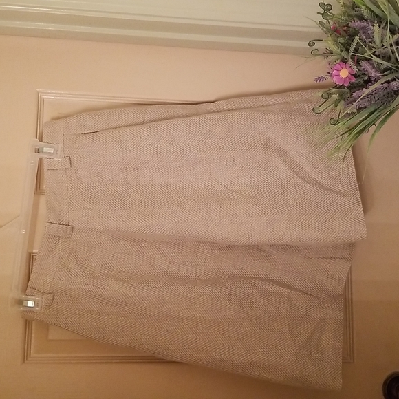 BERMUDA SHORT - Picture 2 of 7